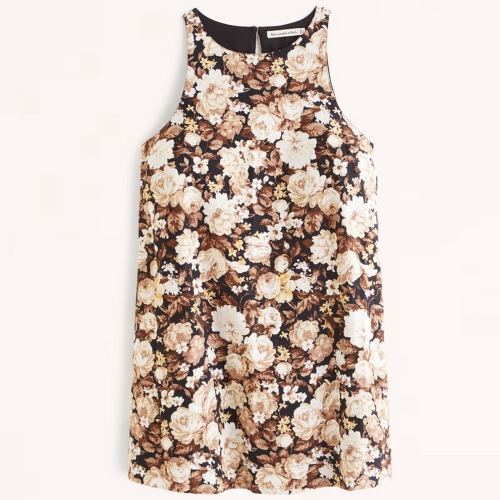 Linen floral dress. 🖤